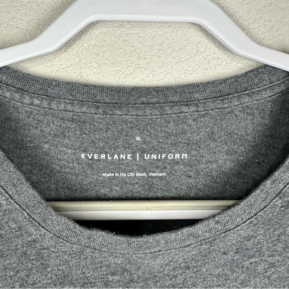 Everlane Uniform Gray Crew Neck Short Sleeve Shirt Size XL - Picture 2 of 4